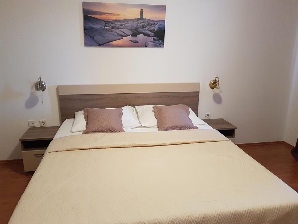 Hotel Pansion Marco Polo à Petrčane Extérieur photo