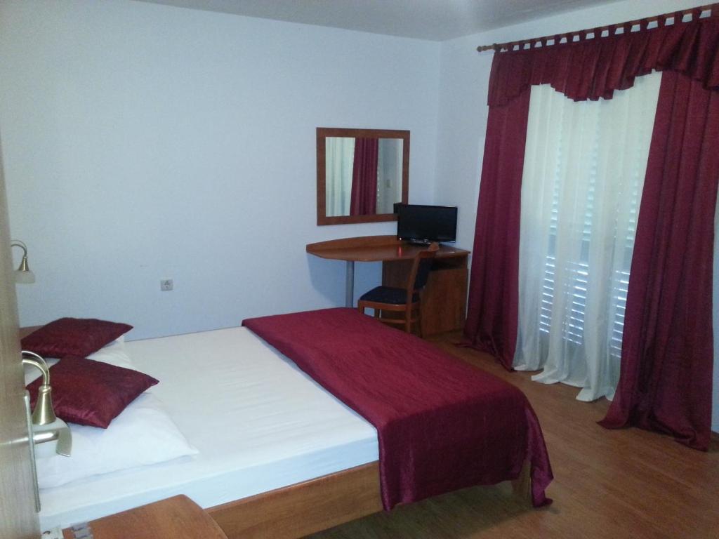 Hotel Pansion Marco Polo à Petrčane Extérieur photo